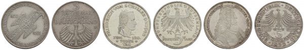 Bundesrepublik (DM)  5 DM Gedenkmünze 1952 ff. Germanisches Museum, Schiller, Türkenlouis, Fichte und 38 weitere Gedenkmünzen, dazu Kursmünze 5 DM 1967 D, gesamt 43 vorzüglich erhaltene Münzen im erklärenden Sammelalbum  Jaeger 388, 389, 390 etc. vz