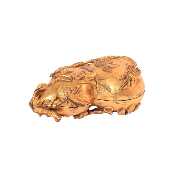 Chine, Boite en bronze doré en forme de calebasse (114 x 58 x 43 mm)