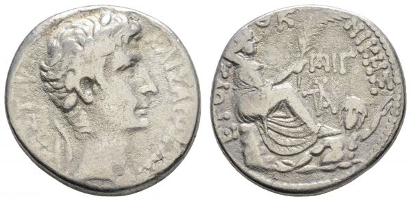 Römer Kaiserzeit Augustus, 27 v.u.Z.-14 u.Z. AR Tetradrachme 27-14 v.u.Z. Seleucis et Pieria, Antiochia Av.: Belorbeerter Kopf, Rv.: Tyche von Antiochia sitztend mit Palmzweig, zu ihren Füßen schwimmt der Flußgott Orontes, Jahresangabe im Feld (29)  RPC 4155 14.40 g. ss