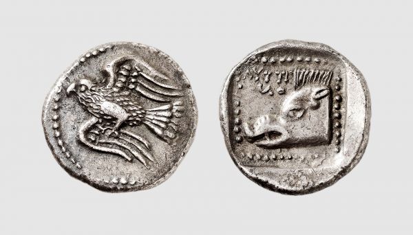 Crete. Lyttus. 300-280 BC. AR Stater (11.05g, 6h). Le Rider 7.16 (this coin); Svoronos 35. Old cabinet tone. Perfectly centered and struck. One of the finest known. Choice extremely fine. From a private collection; Numismatic Fine Arts 1987 (18) lot 165; former Insurance Company of North America collection, Bank Leu 1976 (15) lot 265; former Dr. John Hewitt Judd (1899-1986) collection; from the 1953 Phaestus hoard (IGCH 152)