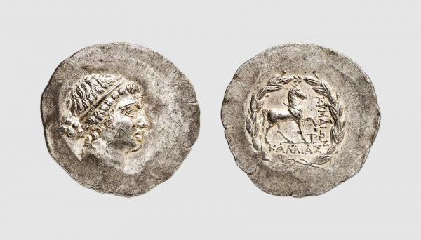 Aeolis. Cyme. 180-160 BC. AR Stephanophoric Tetradrachm (16.45g, 1h). Oakley 13; Weber 5502. Lightly toned. Perfectly centered and struck on a broad flan. Insignificant die break on obverse. Choice extremely fine. From a private collection; Numismatic Fine Arts 1977 (4) lot 258; probably from the 1972 Kirikhan hoard (CH 1.87)