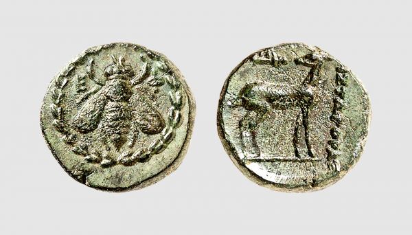 Ionia. Ephesus. 190-150 BC. Æ 13 (1.94g, 1h). Kinns -; Klein 385 (this coin). Charming dark green patina. Good very fine. From a private collection, acquired from Tradart, Geneva, 2005; former Dieter Klein collection