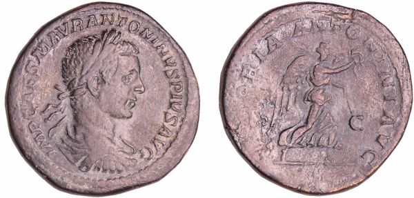 Elagabal - Sesterce (220-221, Rome) - La Victoire A/ IMP CAES M AVR ANTONINVS AVG Buste lauré et drapé à droite.  R/ VICTOR ANTONINI AVG. La Victoire courant à droite, tenant une couronne et une palme. (REF: C.295 (5f)-RCV.7582 ($1100)-RIC.377)