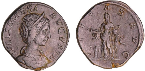 Julia Maésa - Sesterce (218-220, Rome) - La Piété A/ IVLIA MAESA AVGVSTA. Buste diadémé et drapé à droite.  R/ PIETAS AVG - SC. La Piété debout à gauche, auprès d'un autel paré et allumé, levant la main et tenant une boîte à parfums. (REF: C.31 (6f)-RCV.7763 ($1100)-RIC.414)