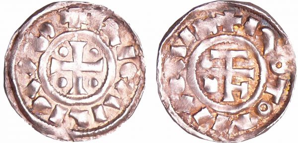 Normandie - Richard 1er et Hugues, archevêque de Rouen - Denier Hugues, archevêque de Rouen (943-996). A/ RICARDVS. Croix cantonnée de quatre besants.  R/ + ROTOMAGVS. Monogramme dégénéré avec un T, un H et un C (ou G). (REF: Bd.- - PA.- (3/20 ou 6/1) - Fécamp3367-4146 - L.208 )